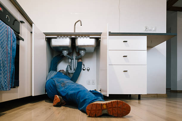 Professional Leak Detection technician working in West Liberty, IA